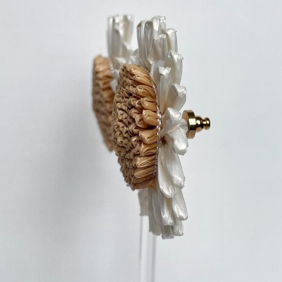 Cynthia Rowley | Cream & tan raffia large 3D woven  fabric flower stud earrings - Picture 2 of 6